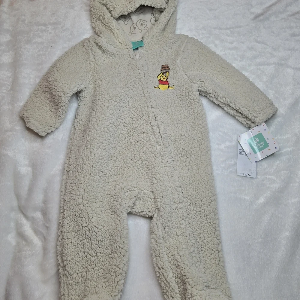 Winnie The Pooh Baby Size 12M Fuzzy Full Zip Embroidered Ivory‎ One Piece